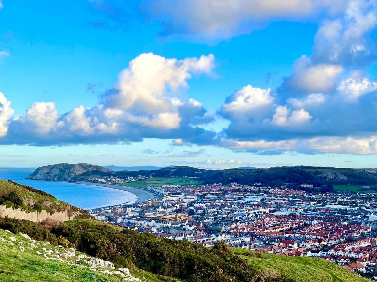 Llandudno Boutique Style Seaside Retreat With Stunning Views Βίλα Rhôs-on-Sea Εξωτερικό φωτογραφία